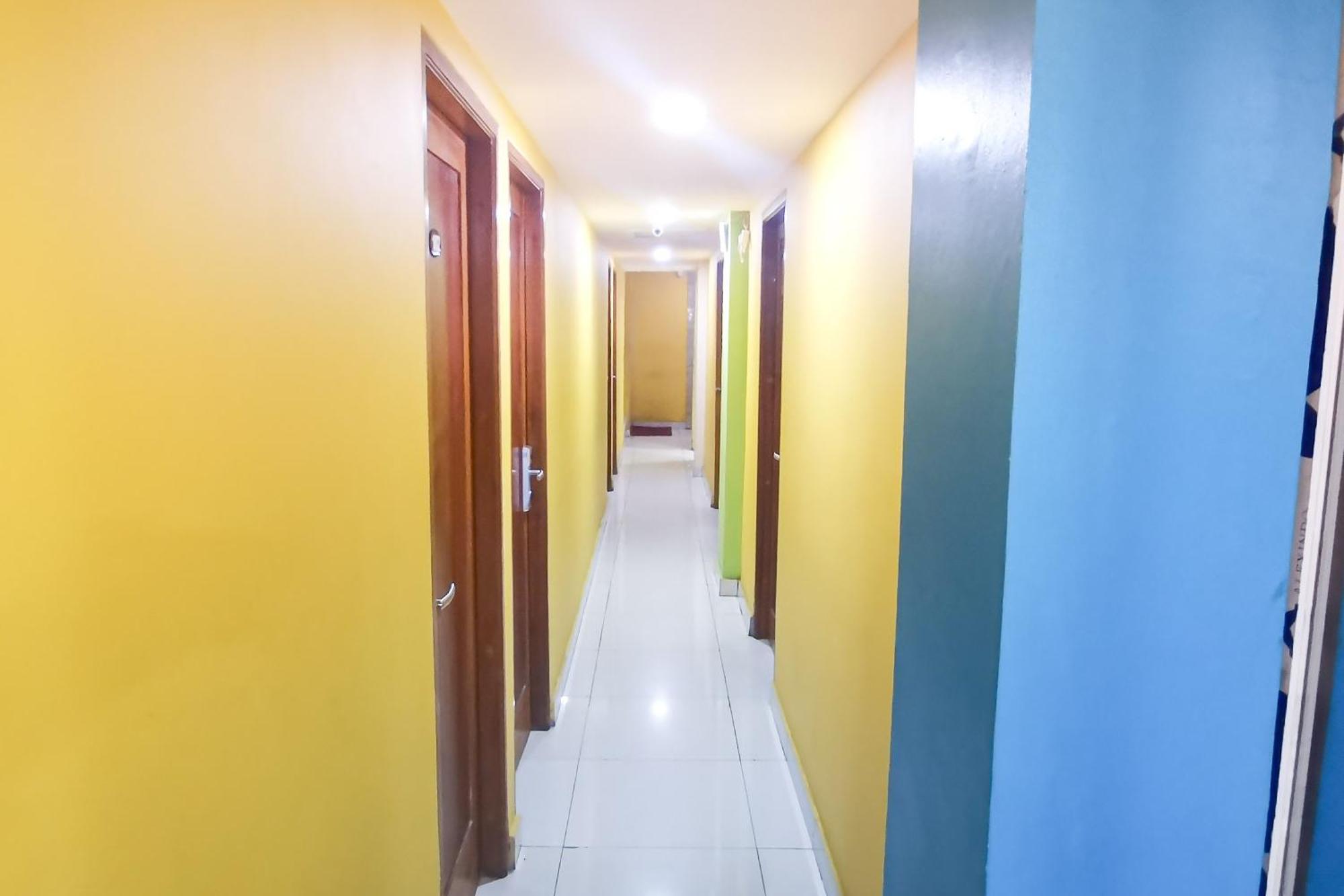 Tng Hotel Redpartner Jakarta Exterior foto